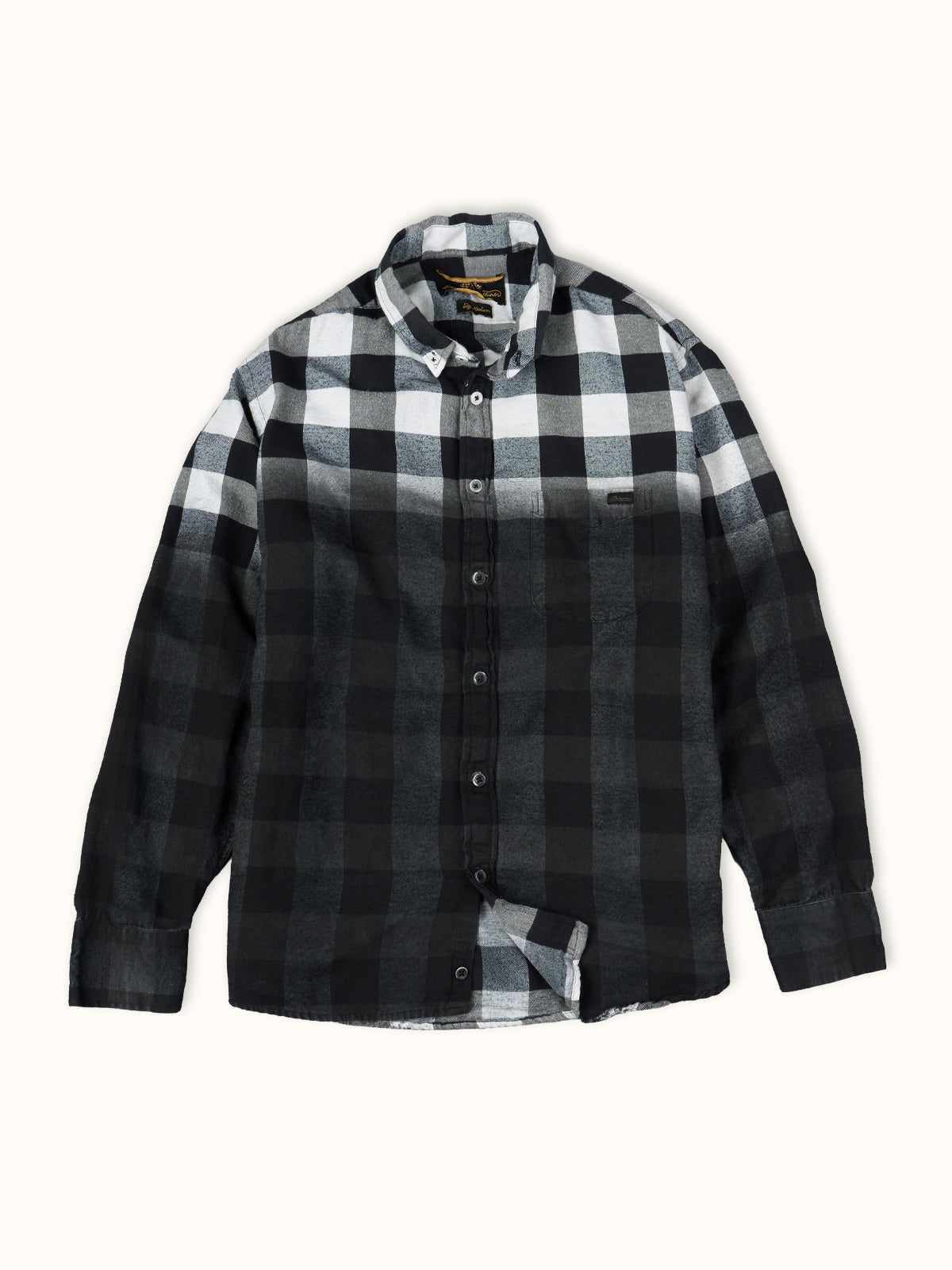 Camisa Colorado de Cuadros Aerografiada en Negro, vista frontal — franela de algodón. Demons & Machines. #color_negro