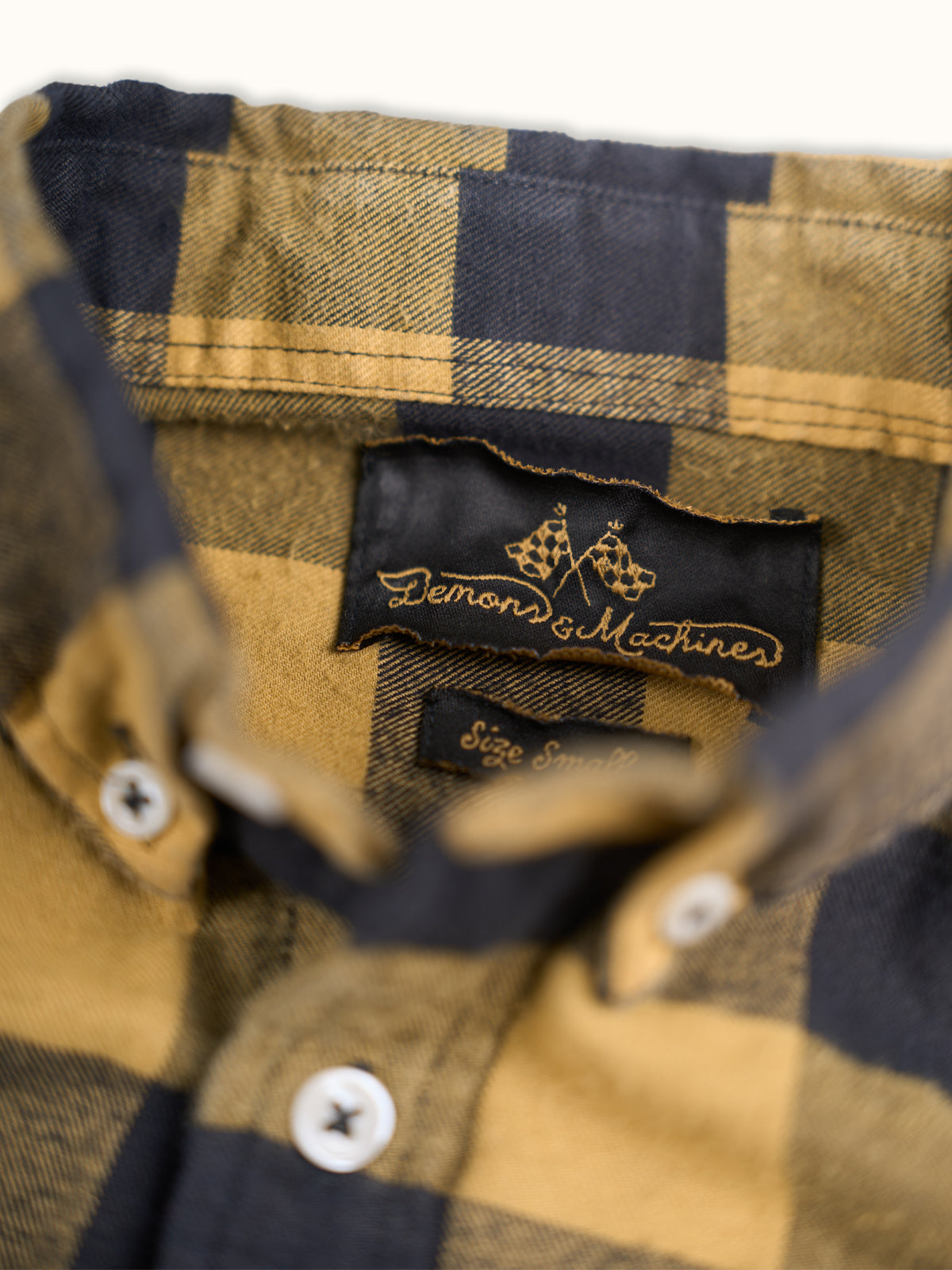 Franela de algodón a cuadros con degradado aerografiado a mano — Camisa Colorado de Cuadros Aerografiada en Ocre. #color_ocre