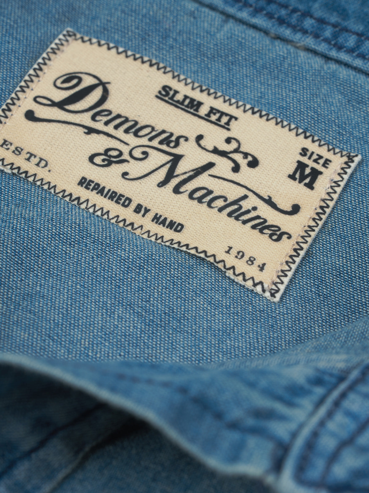 Mezclilla rígida de 5,5 oz, 100% algodón — Camisa Vaquera de Mezclilla Dallas en Azul Claro. #color_azul_claro