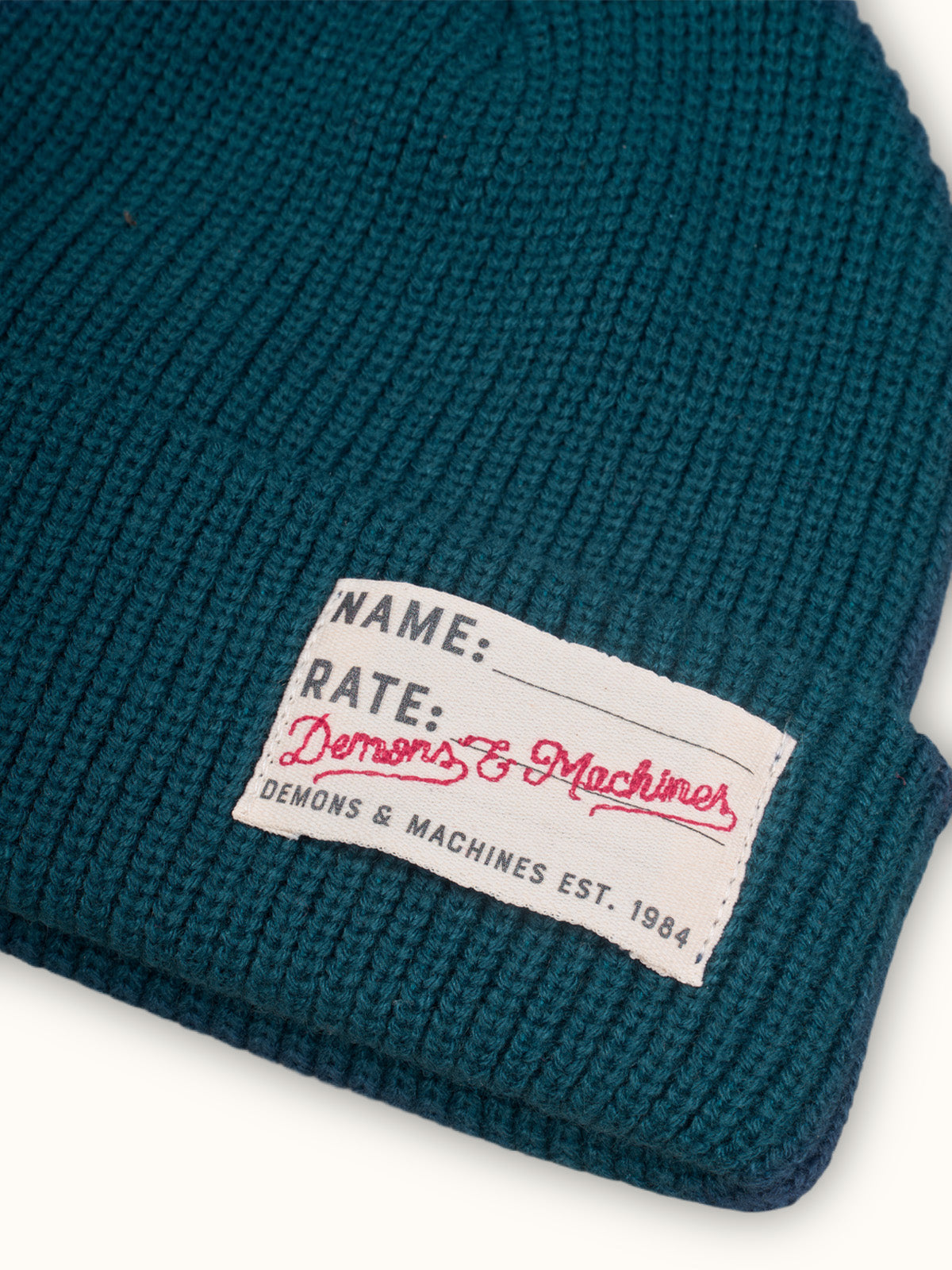 Gorro Tejido Demons en Azul, vista lateral — una silueta redonda clásica. #color_azul
