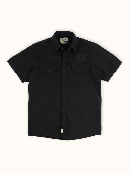 Camisa Garage Boulder en Negro, vista frontal — algodón resistente tejido para workwear. Demons & Machines. #color_negro