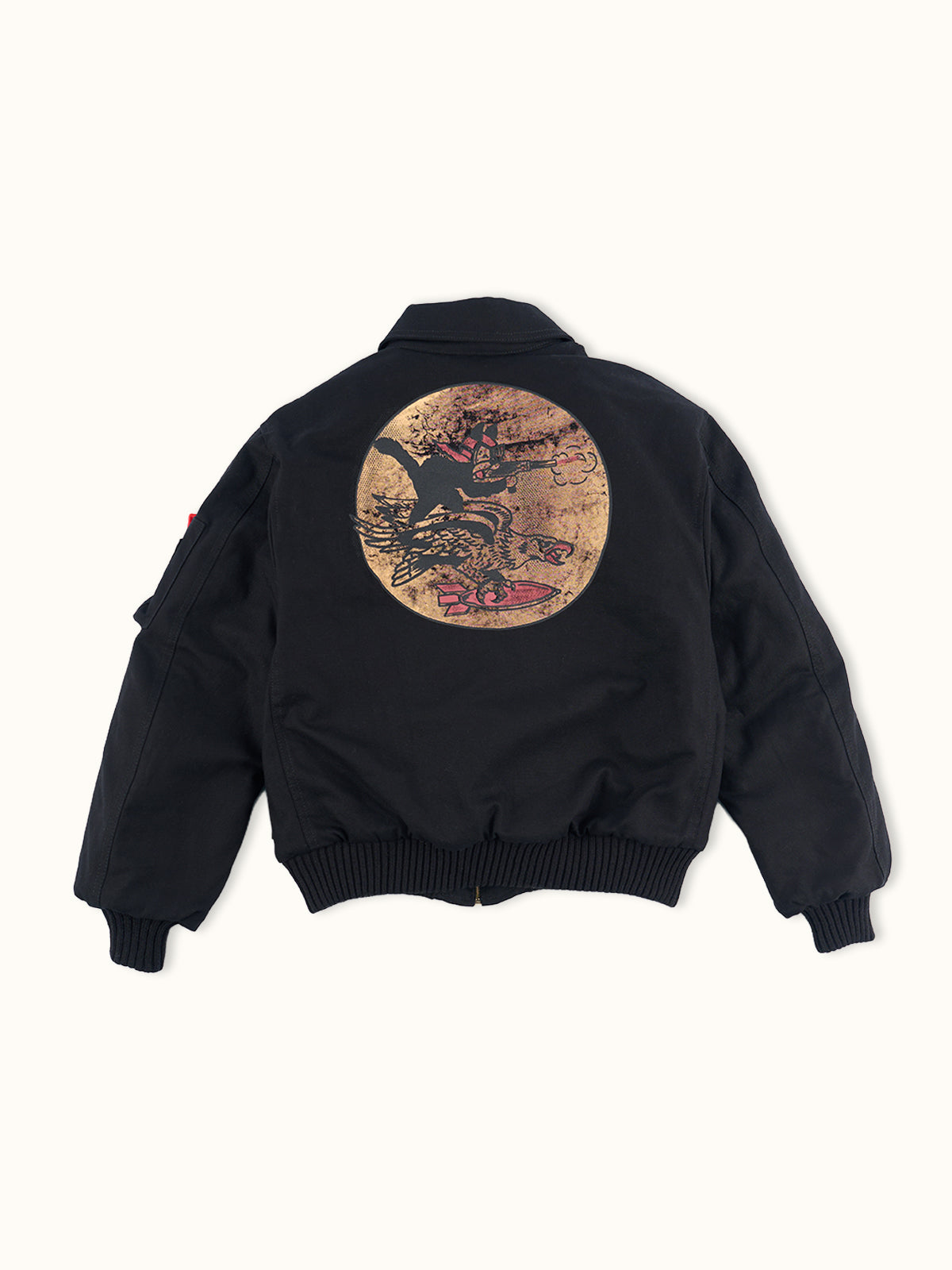 Chamarra Bomber Flight Reversible en Negro, vista lateral — una silueta bomber clásica con puños y ruedo. #color_negro