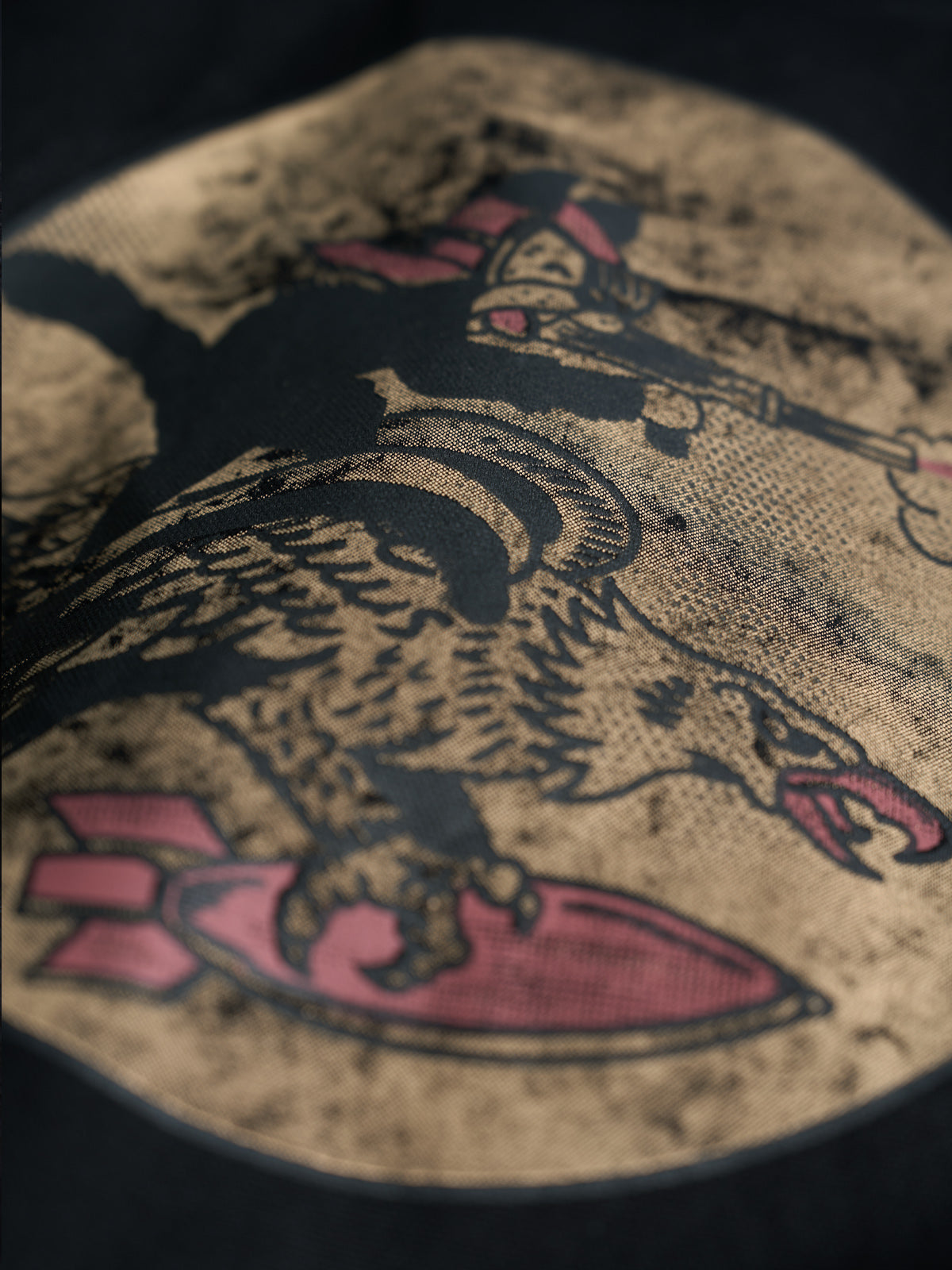Chamarra Bomber Flight Reversible en Negro, vista trasera — el estampado en serigrafía en la espalda del lado. #color_negro