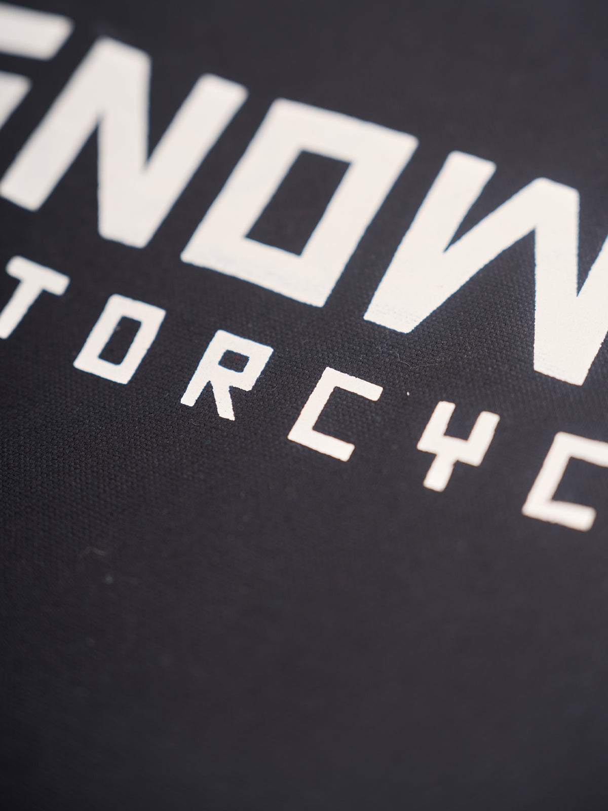 Chaleco State Reversible en Negro, vista lateral — un corte recto de capa media. #color_negro