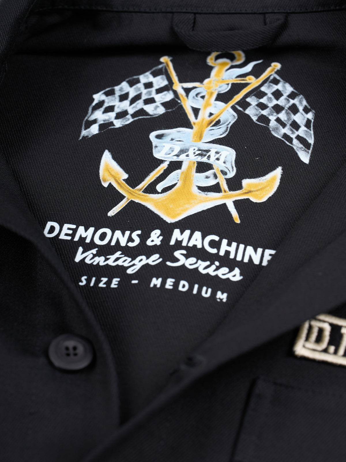 Overshirt Sailor en Negro, vista lateral — una silueta recta de workwear. #color_negro