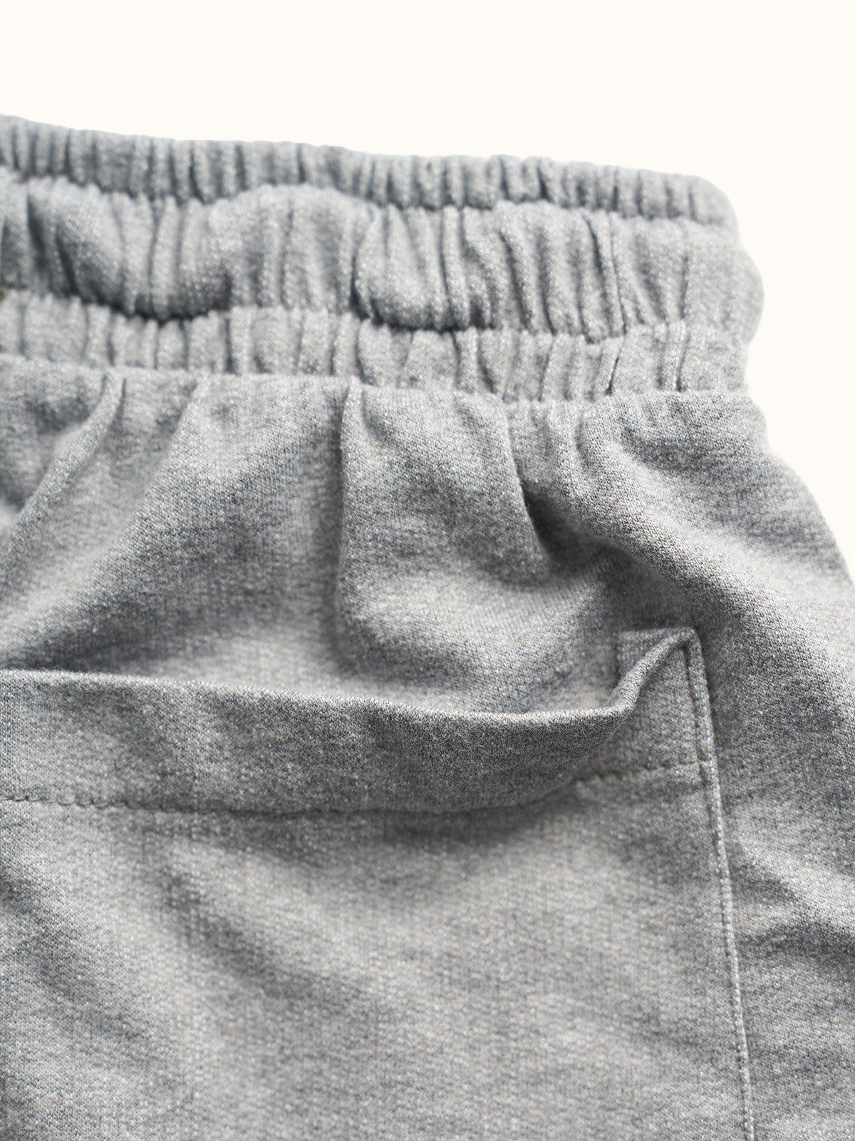 Felpa francesa ligera 100% algodón — Short Training de Felpa Francesa en Gris. #color_gris